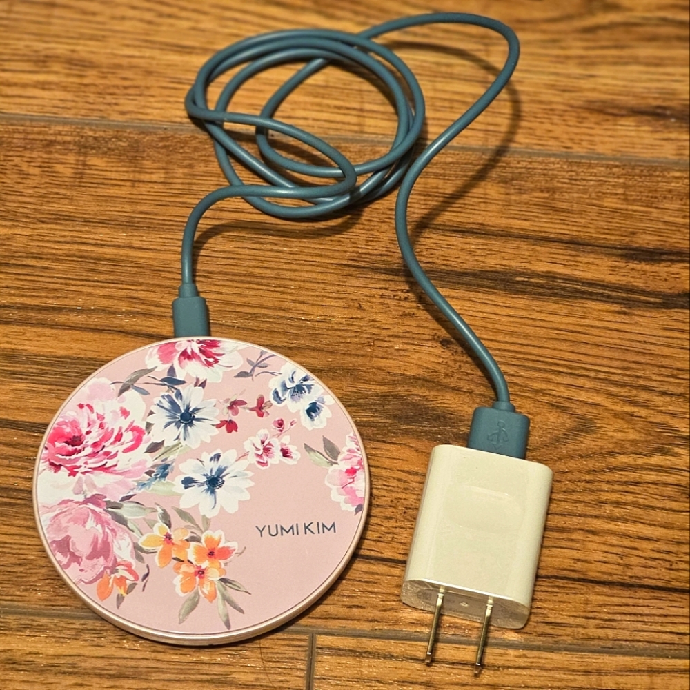 Yumi Kim Floral Wireless Charger